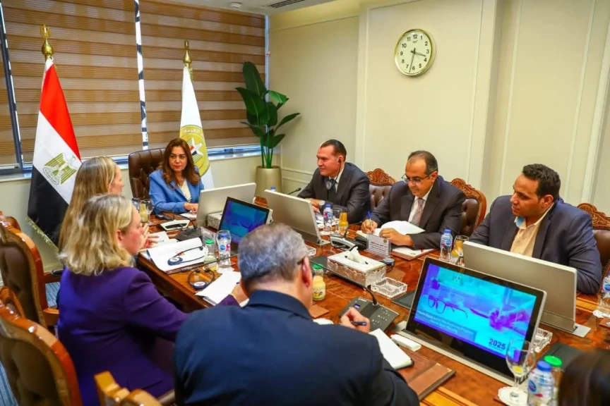 وزيرة التنمية المحلية تستعرض مع وفد من البنك الدولي نتائج وإنجازات المرحلة الأولى من برنامج التنمية المحلية بصعيد مصر ورؤية المرحلة القادمة
