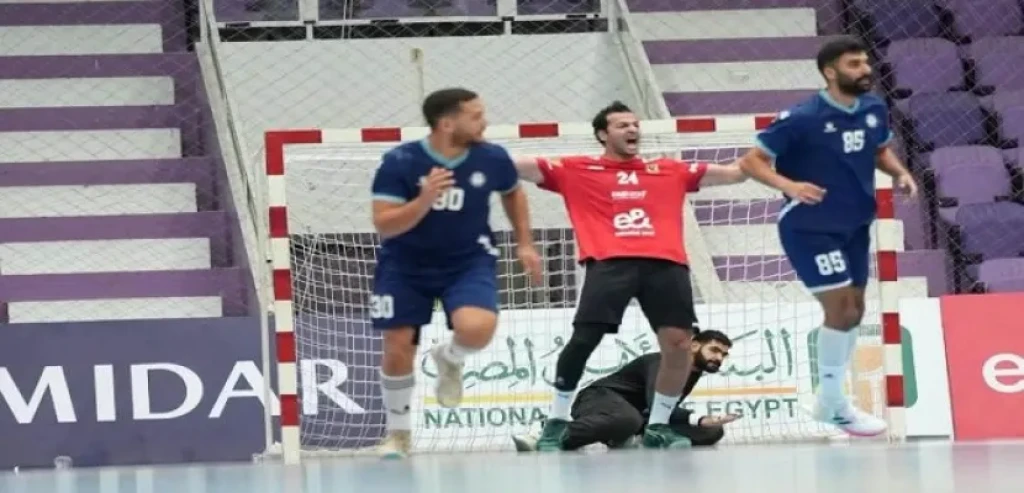 الأهلى يتوج بلقب السوبر المصرى لكرة اليد بفوزه على سموحة 26-22