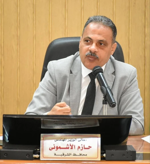 محافظ الشرقية يتابع مع رؤساء المراكز والمدن أعمال شفط وكسح مياه الأمطار من الشوارع والطرق الرئيسية