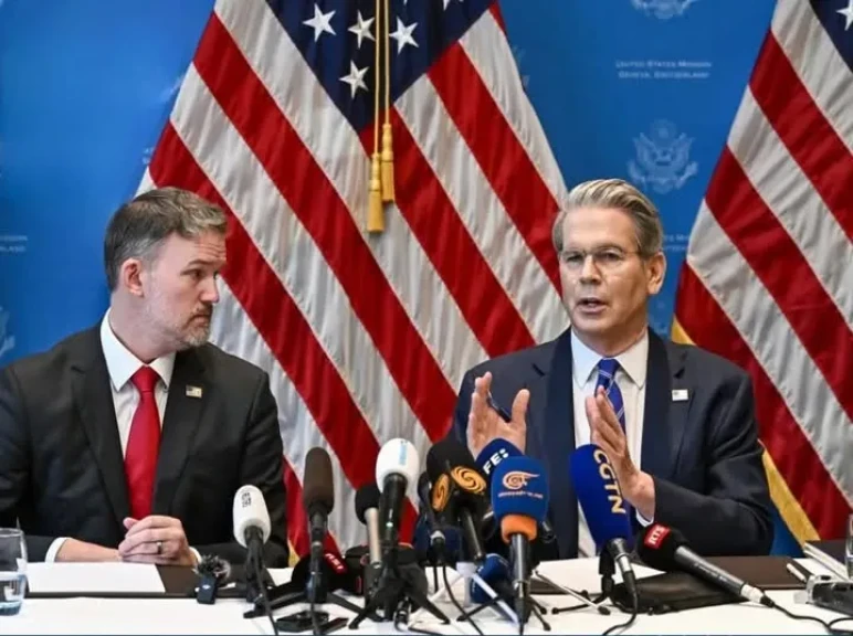 اتفاق تجاري أمريكي سويسري يشمل خفض الرسوم وتعهدات استثمارية ضخمة