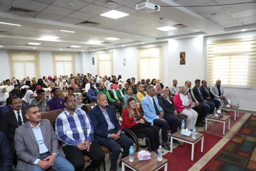 محافظ أسوان يشهد الندوة التوعوية لمبادرة أسرتى قوتى