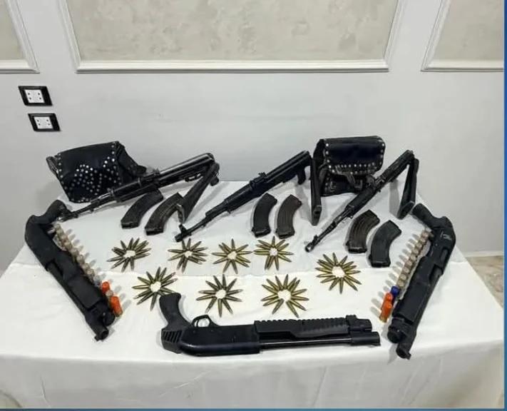 الداخلية:مصرع 3 عناصر إجرامية شديدة الخطورة بحوزتهم أسلحة ومواد مخدرة بسوهاج