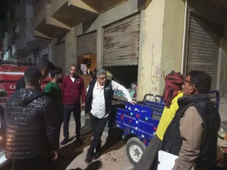 بناءً علي قرار اللواء عمرو حنفي محافظ البحر الأحمر ، بمنع سير ” التروسيكل ”  رئاسة حي جنوب الغردقة: تضبط عدد ” ٣ ” تروسيكل و ” ٣ ” مخزن خردة مخالف بمنطقتي المدراس و أبو العباس