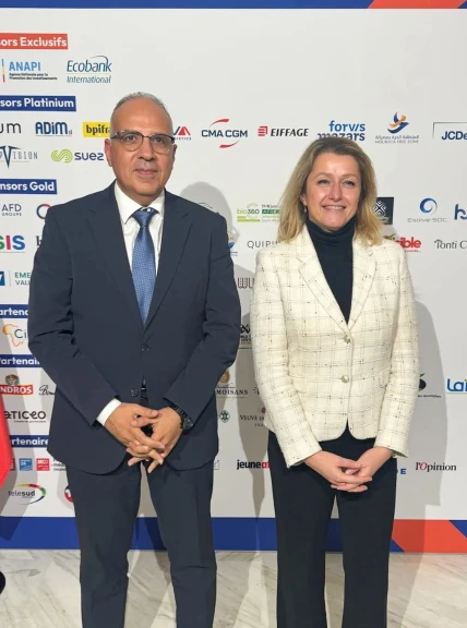 وزير الري يلتقى السفيرة المكلفة بالبيئة بالحكومة الفرنسية