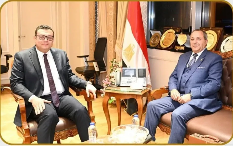 وزير الإسكان يستقبل محافظ بورسعيد لبحث استعدادات المحافظة للتعامل مع موسم الأمطار