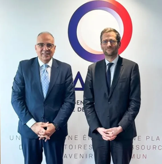 الدكتور سويلم يلتقي نائب مدير الوكالة الفرنسية للتنمية على هامش مشاركة سيادته في فعاليات مؤتمر طموح أفريقيا فى باريس