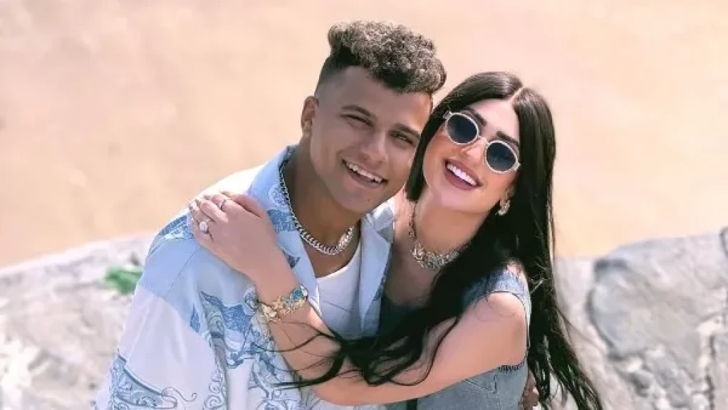 زوجة مطرب المهرجانات عصام صاصا تعلن انفصالهما