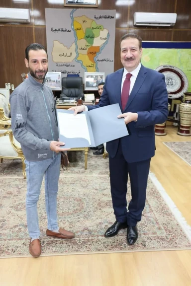 محافظ المنوفية يسلّم 11 عقد تقنين جديد لأراضي أملاك الدولة للمواطنين