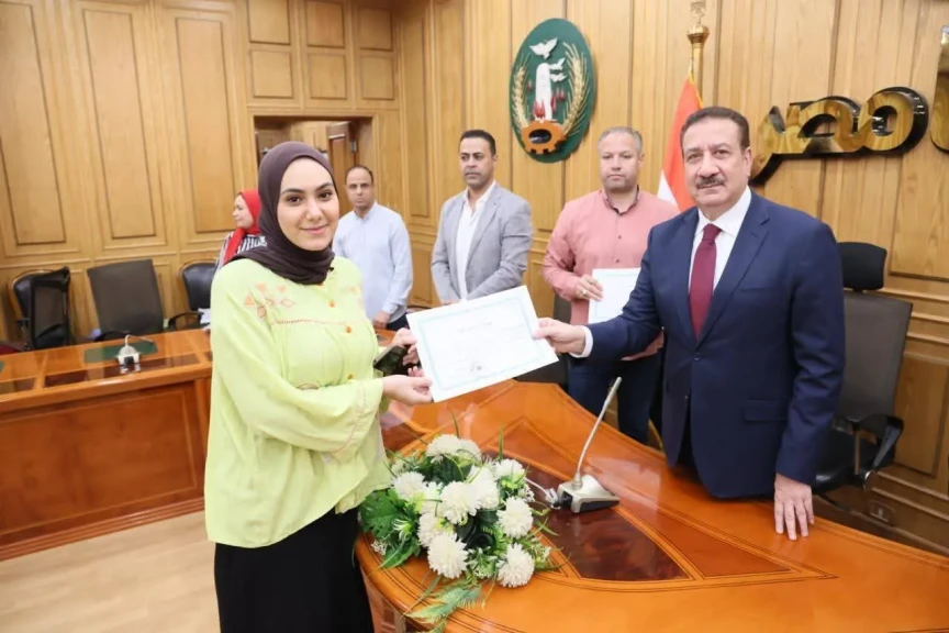 محافظالمنوفية يسلم شهادات تدريب ومكافأة مالية لـ 30 فتاة من خريجات برنامج التدريب المهني