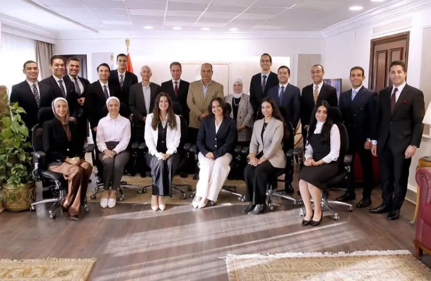 الوفد الثاني من الملحقين الدبلوماسيين بوزارة الخارجية يزور استديو أحمد زويل بماسبيرو