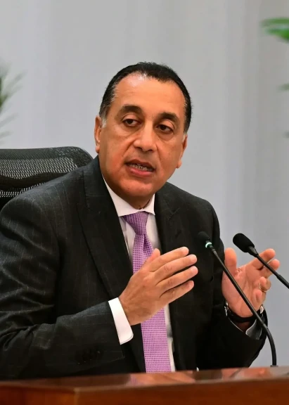 رئيس الوزراء يغادر العاصمة الأنجولية عائدا إلى القاهرة