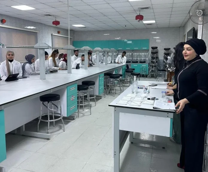 كلية طب المستنصرية ببغداد تقيم ورشة عمل عن تأثير التدخين وضرورة الاقلاع عنه