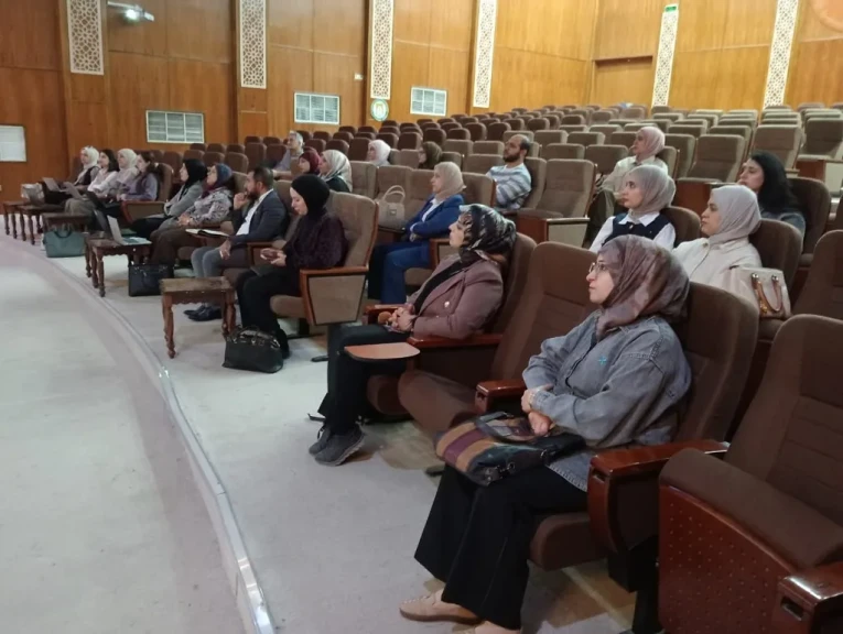 كلية طب المستنصرية ببغداد تقيم ورشة عمل عن برنامج مندلي في التطبيق العملي