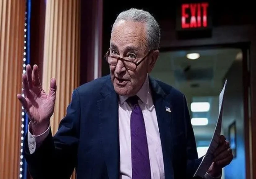 زعيم أقلية الشيوخ الأمريكي: خطة ترامب بشأن أوكرانيا تعطي الرئيس الروسي كل ما يريده تقريباً