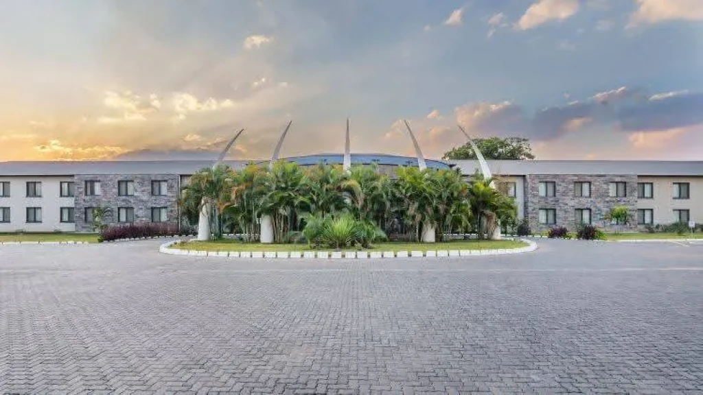 المصري يستقر على مقر إقامته بمدينة ندولا الزامبية استعدادًا لمباراته أمام زيسكو يونايتد بالكونفيدرالية