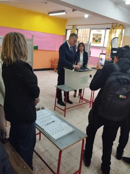 وزير البترول يدلى بصوته فى الانتخابات البرلمانية بالتجمع الخامس