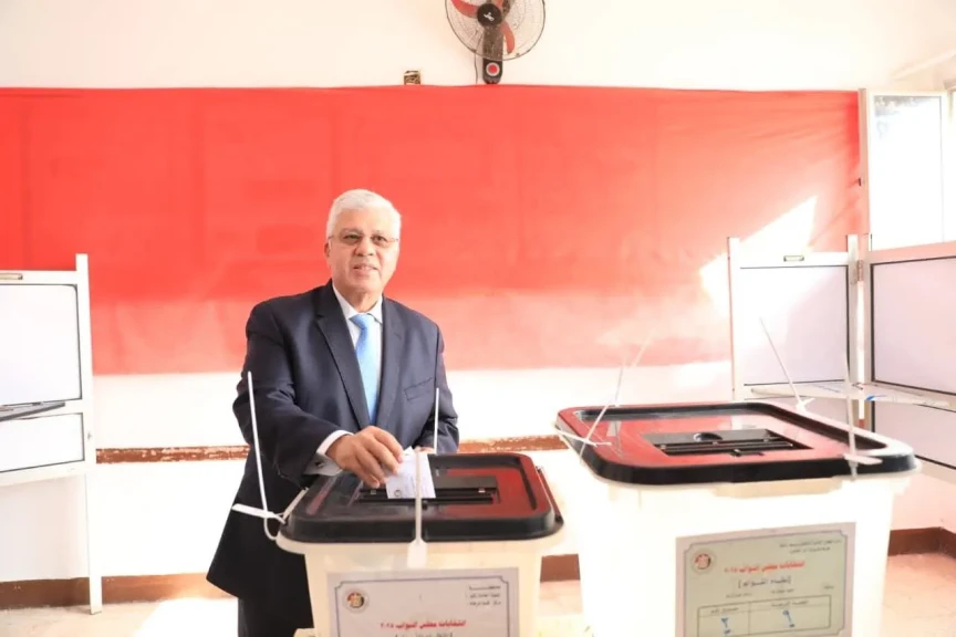 وزير التعليم العالي يُدلي بصوته في انتخابات مجلس النواب بمدرسة سيزا نبراوي