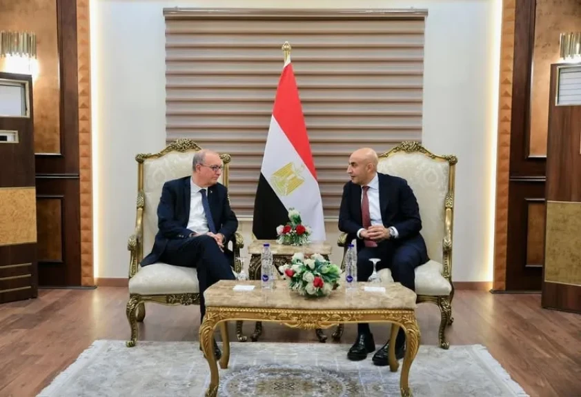 وزير التربية والتعليم يستقبل نظيره الإيطالي بمطار القاهرة تمهيدًا لإطلاق أكبر شراكة تعليمية في مجال التعليم الفني غدًا تضم 89 مدرسة تكنولوجيا تطبيقية