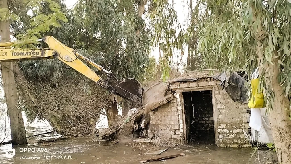 وزارة الري تواصل حملات إزالة التعديات على مجرى نهر النيل - فرع رشيد