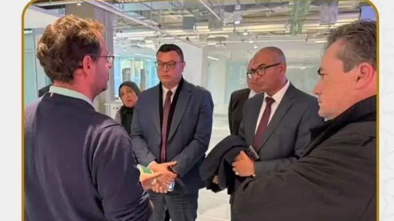 وزير الإسكان يبحث تعزيز التعاون مع «أكسيونا» الإسبانية في مشروعات المياه والتحلية