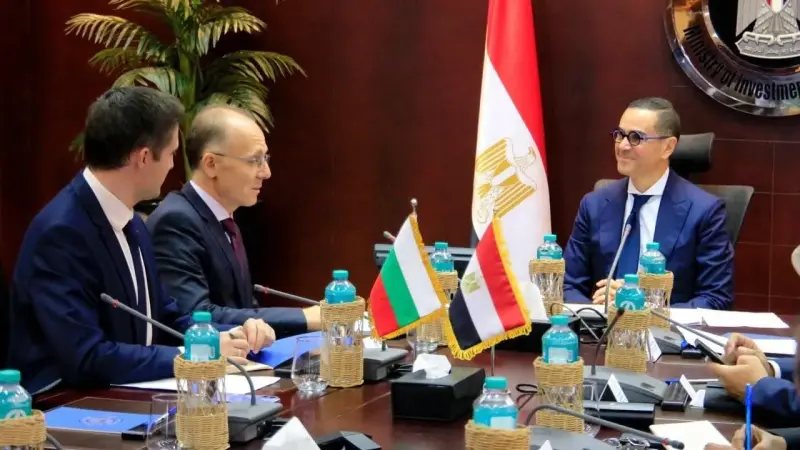 وزير الاستثمار والتجارة الخارجية يلتقي سفير بلغاريا بالقاهرة لبحث سبل تعزيز العلاقات الاقتصادية بين البلدين