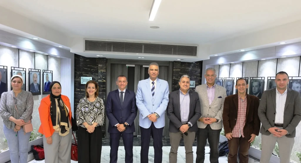 محافظ أسوان يبحث آليات تطوير منظومة إدارة الأصول الإستثمارية والصيانة