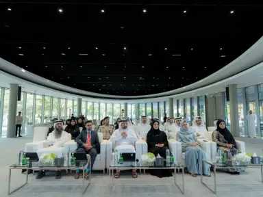 دائرة الشارقة الرقمية تكرّم 15 خريجاً من منتسبي برنامج ”تطوير الكفاءات في البيانات والذكاء الاصطناعي”