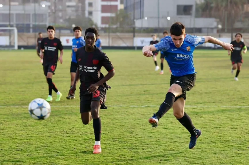 باير ليفركوزن الألماني يتعادل مع أكاديمية برشلونة ببطولة الأهلي الدولية
