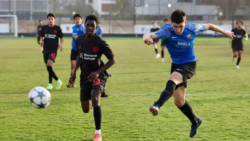 باير ليفركوزن الألماني يتعادل مع أكاديمية برشلونة ببطولة الأهلي الدولية