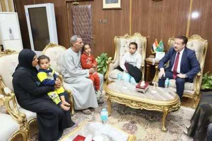 محافظ المنوفية يلتقي أسرة شهيد الشهامة ويقدم خالص تعازيه ومواساته تقديراً لشجاعته