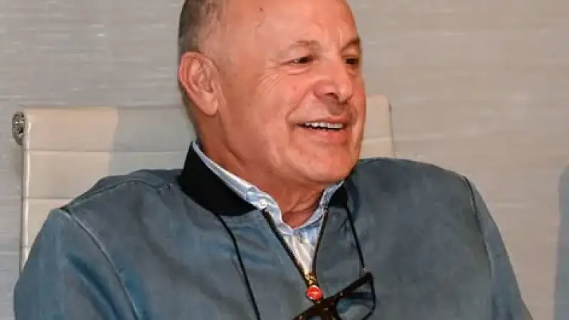 أبو ريدة يحفز لاعبي المنتخب الوطني المشارك في كأس العرب قبل انطلاق البطولة