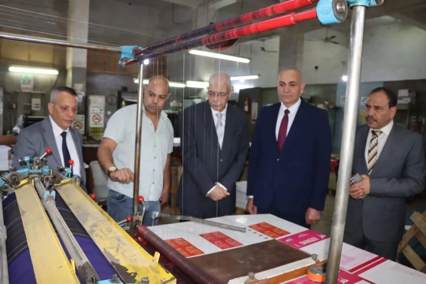 رئيس جامعة المنوفية يتفقد مطابع الجامعة ويبحث سبل تعظيم الاستفادة من الموارد الذاتية
