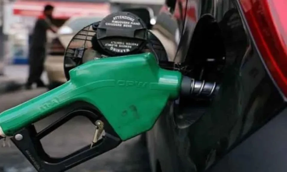 الأردن تعلن زيادة أسعار البنزين والسولار بدءا من الغد
