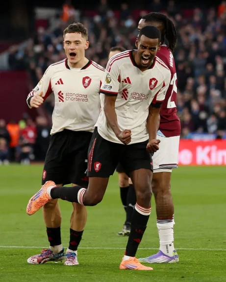 ليفربول يفوز على وست هام بثنائية نظيفة بدورى الانجليزي الممتاز