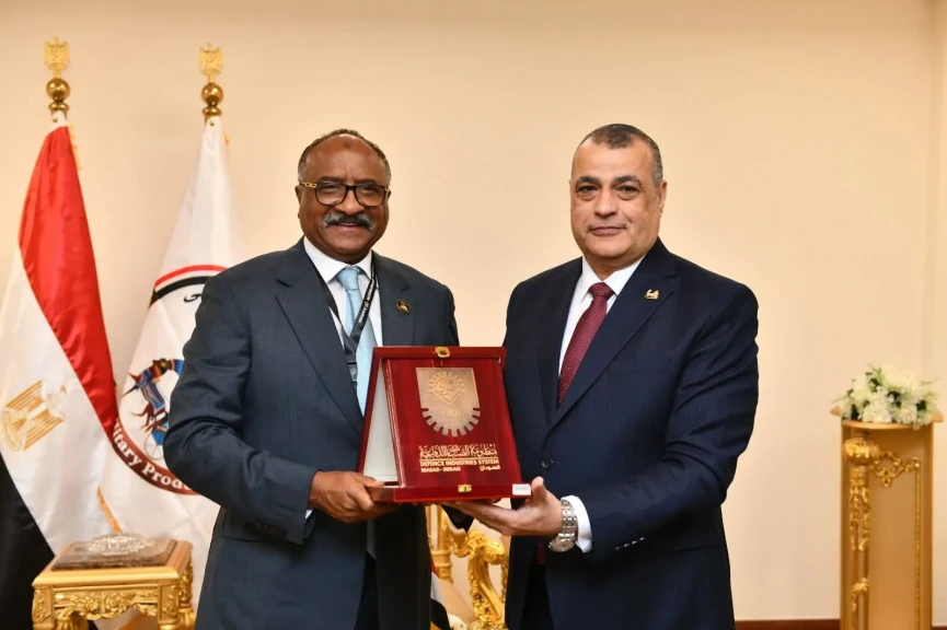 وزير الدولة للإنتاج الحربي يستقبل مدير عام منظومة الصناعات الدفاعية السودانية لمناقشة موضوعات التعاون ذات الاهتمام المشترك