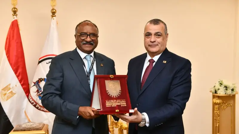 وزير الدولة للإنتاج الحربي يستقبل مدير عام منظومة الصناعات الدفاعية السودانية لمناقشة موضوعات التعاون ذات الاهتمام المشترك