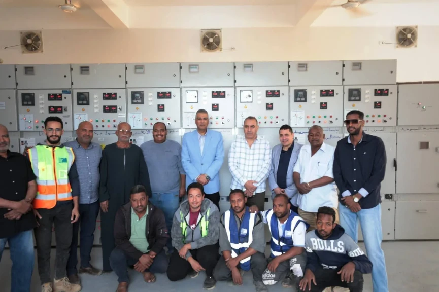 محافظ أسوان يتفقد لوحة توزيع كهرباء فارس بكوم أمبو بتكلفة 25 مليون جنيه