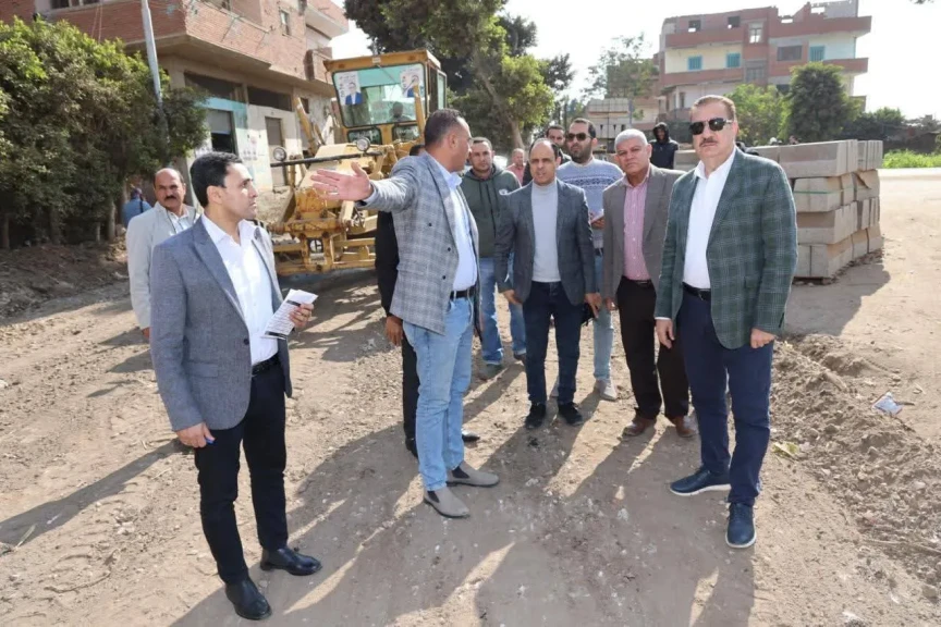 محافظ المنوفية يتفقد أعمال  الرصف والتطوير بمتفرعات شارع طلعت حرب وطريق أبو كلس -إبشادى