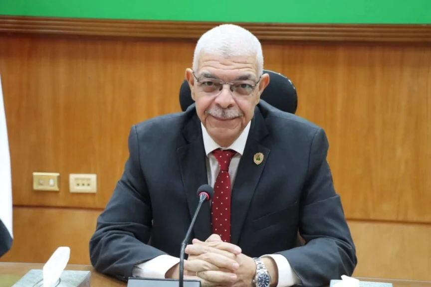 رئيس جامعة المنوفية يستعرض تصميمات توسعات معهد الأورام والمخطط العام لموقع المستشفيات الجامعية