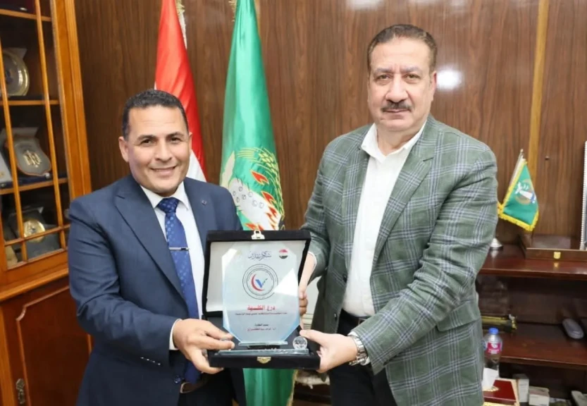 محافظ المنوفية يلتقى وفد كلية الطب البيطرى جامعة مدينة السادات