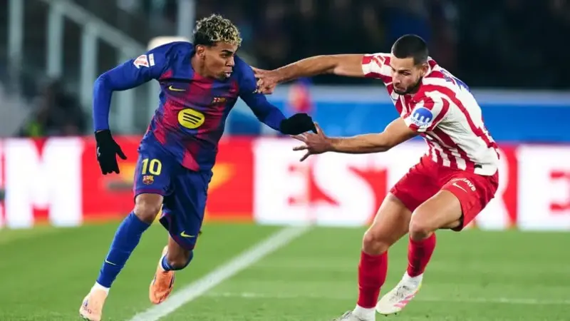 برشلونة يقلب الطاولة على أتلتيكو مدريد ويعزز صدارته لليجا بثلاثية مثيرة