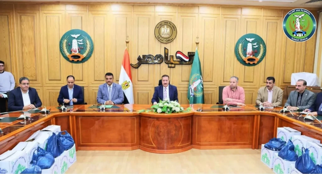 محافظ المنوفية يلتقى بـأكثر من 50 حالة إنسانية وذوي الهمم من أبناء المحافظة