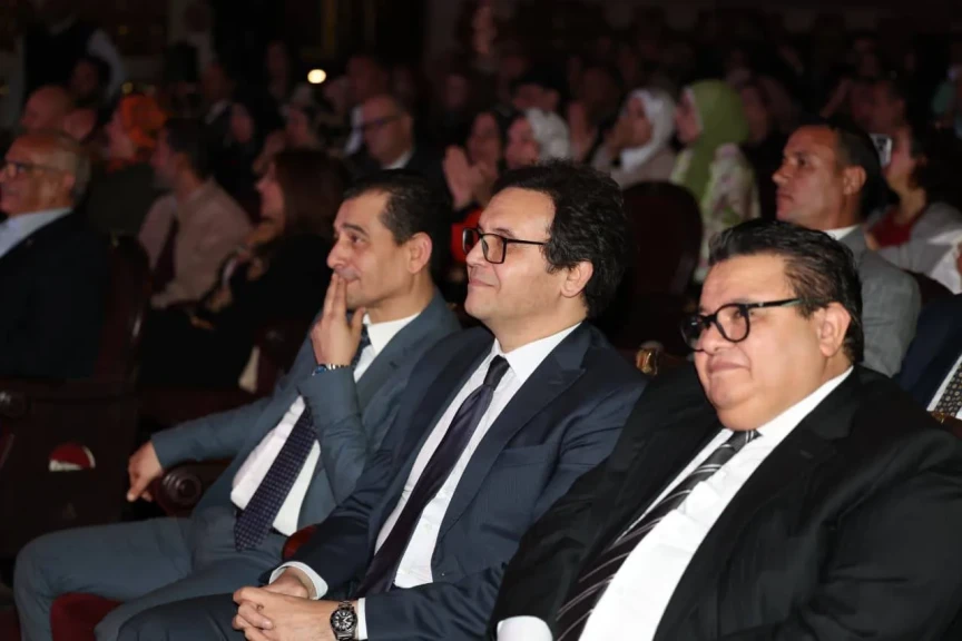 وزير الثقافة يُكرّم المخرج القدير خالد جلال في احتفالية كبرى بالمسرح القومي تقديرًا لإسهاماته في إثراء الحركة المسرحية المصرية