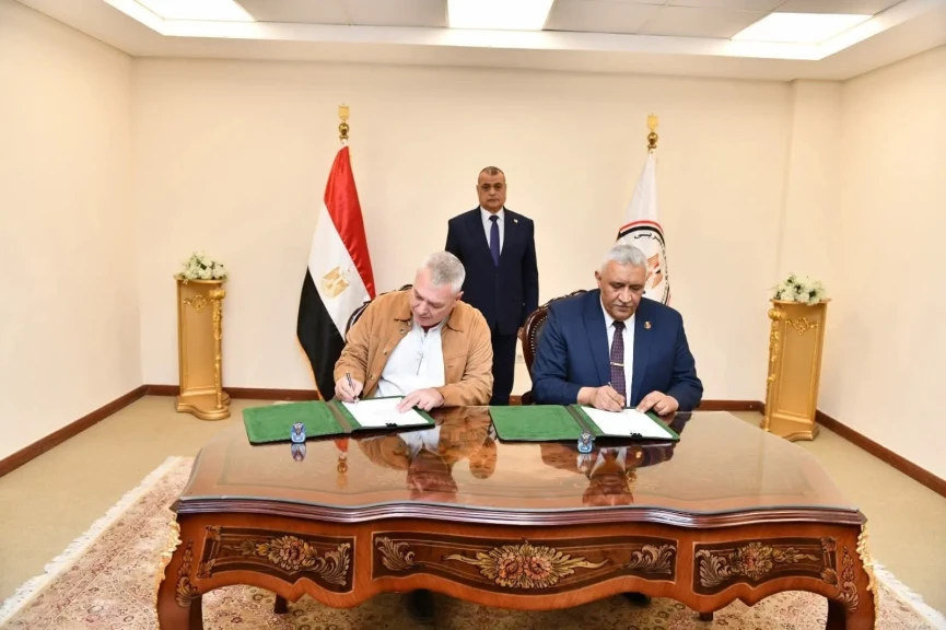 وزير الدولة للإنتاج الحربي يشهد مراسم توقيع عقد للتعاون المشترك في مجال التصنيع العسكري