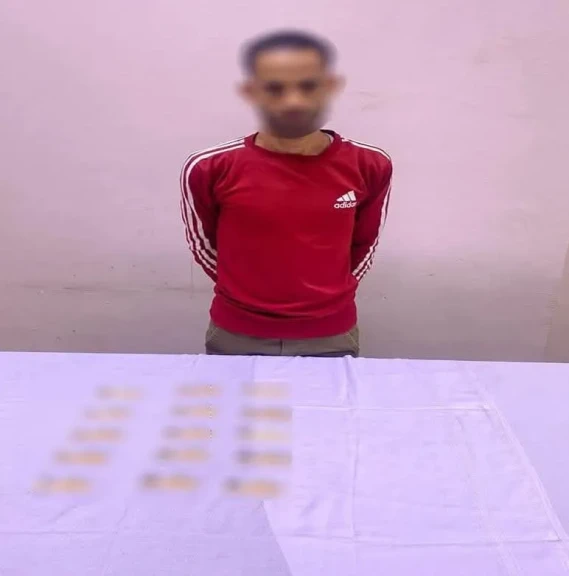 الداخلية:ضبط أحد الأشخاص بحوزته بطاقات شخصية لدفعهم للتصويت لأحد المرشحين