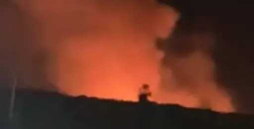 عاجل .. نشوب حريق فى زراعات هيش تابعة للغابة الشجرية شمال الغردقة