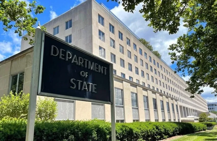 الخارجية الأمريكية تطلق تحذيرا من المستوى الرابع وتدعو مواطنيها لمغادرة فنزويلا ”فورا”