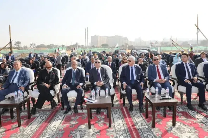 محافظ القاهرة و وزير التعليم العالي ورئيس جامعة العاصمة يشهدون حفل الاعلان الرسمي عن بدء تنفيذ المرحلة الاولى من مشروع إنشاء وتجهيز المستشفى الجامعي لجامعة حلوان (المجمع الطبي)