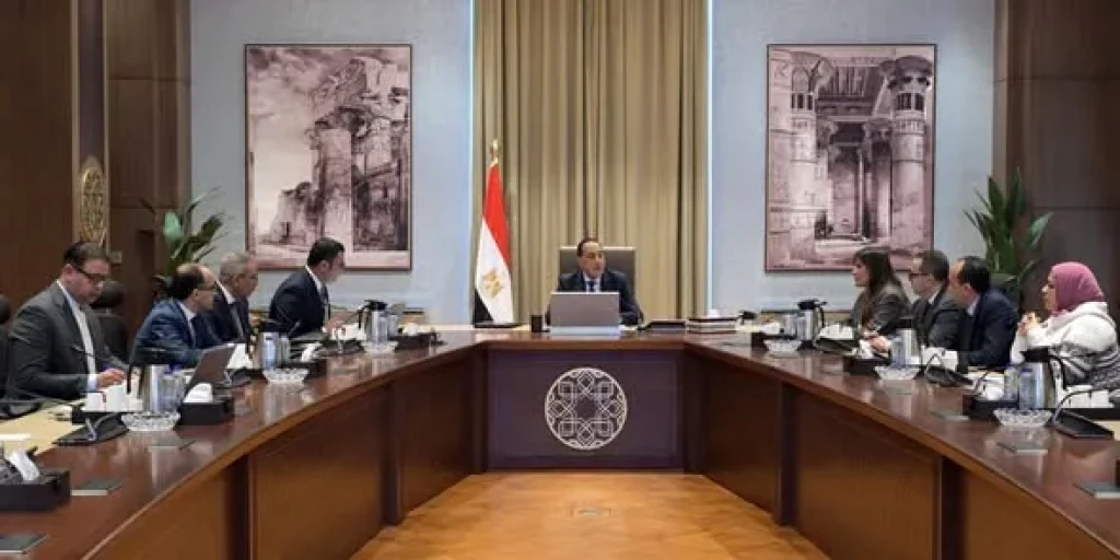 رئيس الوزراء يستعرض المخطط الهيكلي والرؤية التنموية لمنطقة ”غرب رأس الحكمة”