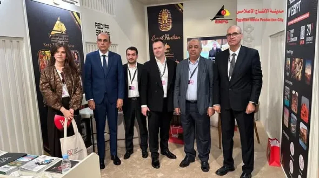 نشاط مكثف داخل جناح مدينة الإنتاج الإعلامي بمهرجان البحر الأحمر السينمائي